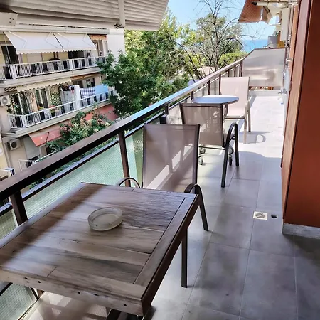 Apartamento - Sleeps 8 - Balcony - Parking