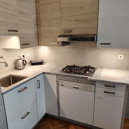 - Sleeps 8 - Balcony - Parking Apartamento Tessalónica