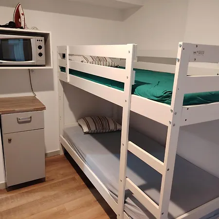 - Sleeps 8 - Balcony - Parking Apartamento *
