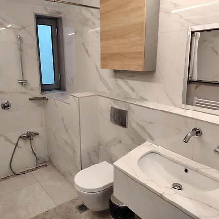 - Sleeps 8 - Balcony - Parking סלוניקי