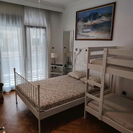 - Sleeps 8 - Balcony - Parking Apartamento