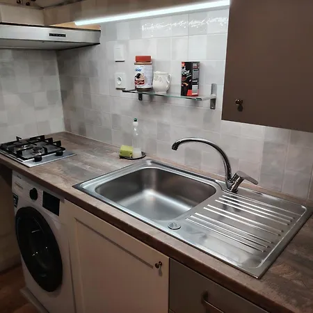 - Sleeps 8 - Balcony - Parking